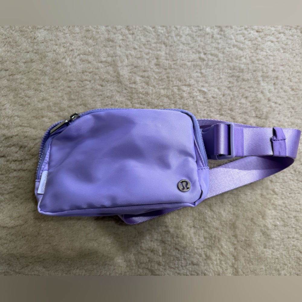 NWOT Lululemon belt bag